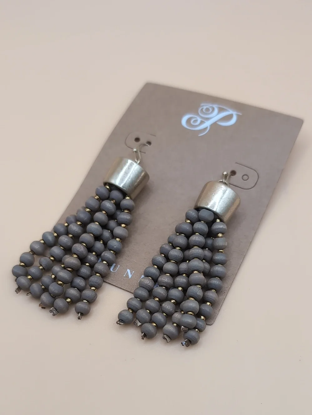 Plunder stylish gray